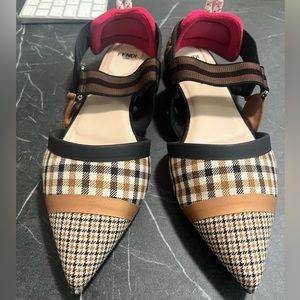 Authentic fendi colibri flats